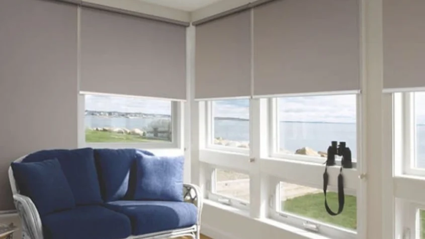 Matte-finish-roller-blinds-with-a-smooth-texture