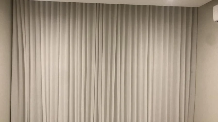 custom curtains dubai