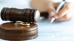Divorce lawyers Pune