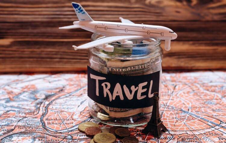 Smart Ways to Save Money While Traveling Abroad