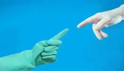 Choosing Between Disposable and Reusable Gloves for Industrial and Medical Use