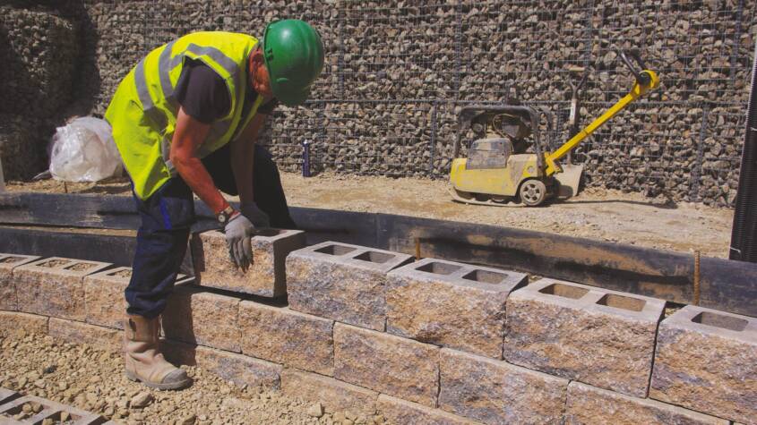 retaining wall installation